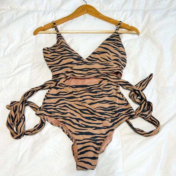 Aerie Tiger Animal Print Stripe Wrap One-Piece Swimsuit Tan Black Size M EUC - Picture 5 of 8